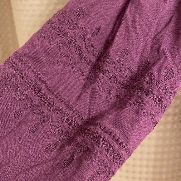 LOFT Embroidered Top in Burgundy Size M - Picture 9 of 11